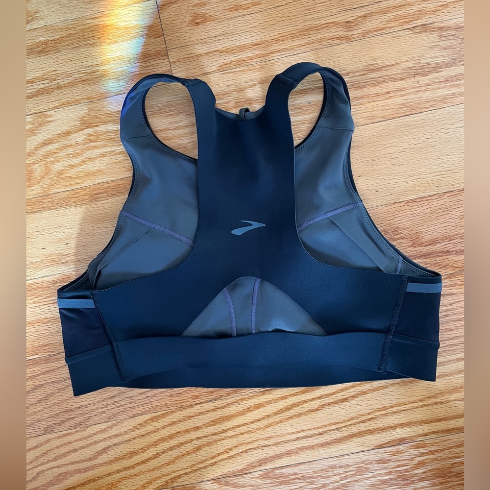 Brooks three pocket bra rarely worn 34 C/D